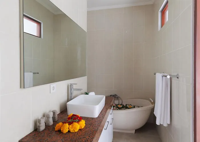 Golden Palm Bali Canggu- Huge Luxe 2-storey Villa *