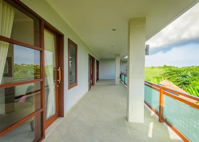 Villa Golden Palm Bali Canggu- Huge Luxe 2-storey