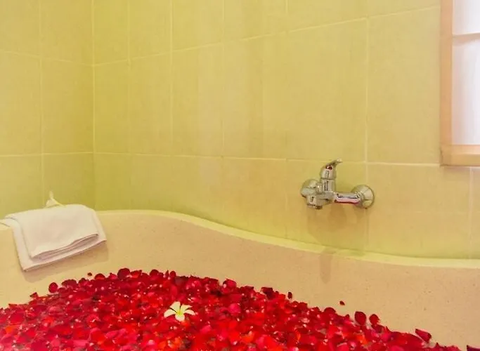 Golden Palm Bali Canggu- Huge Luxe 2-storey