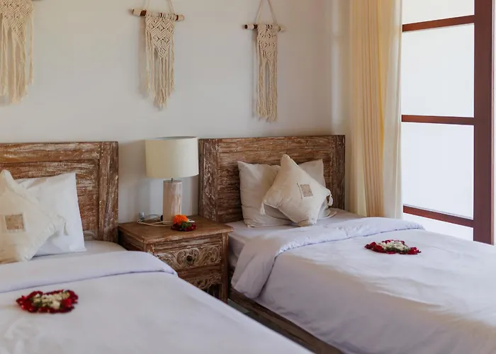Golden Palm Bali Canggu- Huge Luxe 2-storey Villa *