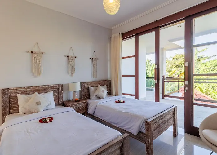Golden Palm Bali Canggu- Huge Luxe 2-storey Canggu