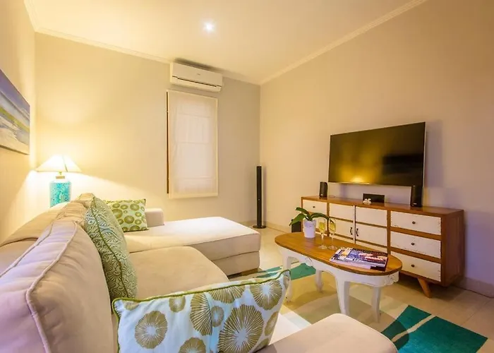Villa Golden Palm Bali Canggu- Huge Luxe 2-storey