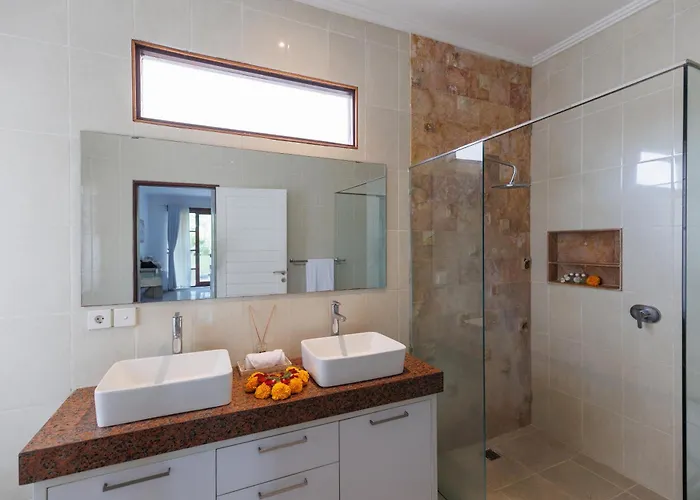 Villa Golden Palm Bali Canggu- Huge Luxe 2-storey *