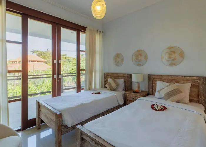 Villa Golden Palm Bali Canggu- Huge Luxe 2-storey