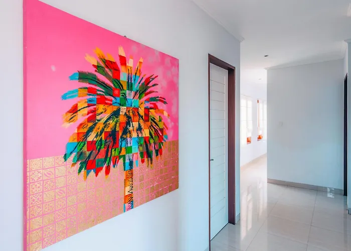 Golden Palm Bali Canggu- Huge Luxe 2-storey Villa Canggu