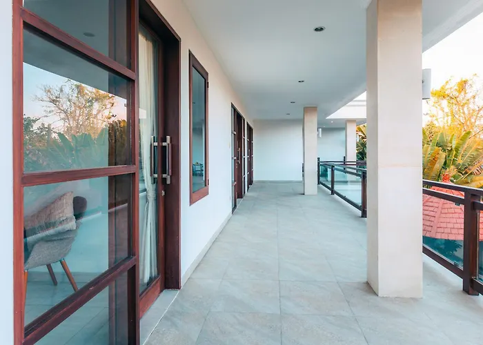 Villa Golden Palm Bali Canggu- Huge Luxe 2-storey Canggu