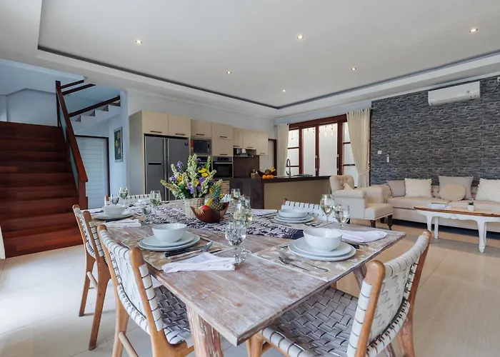 Golden Palm Bali Canggu- Huge Luxe 2-storey