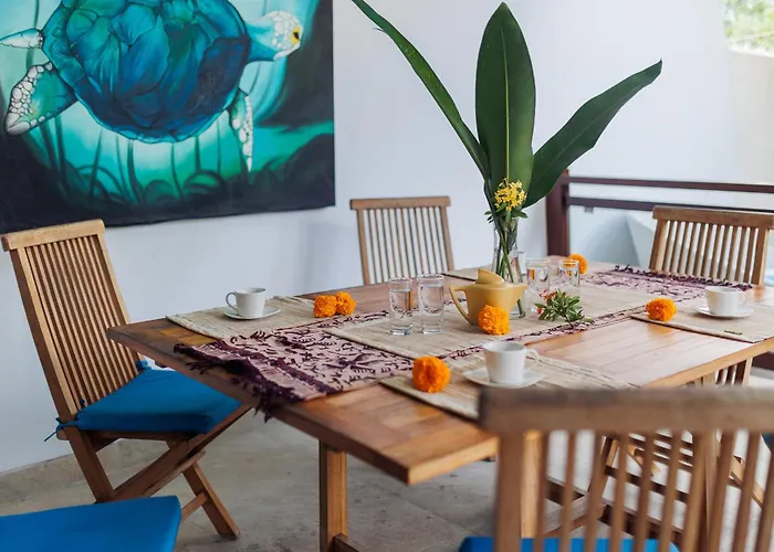 Villa Golden Palm Bali Canggu- Huge Luxe 2-storey Canggu