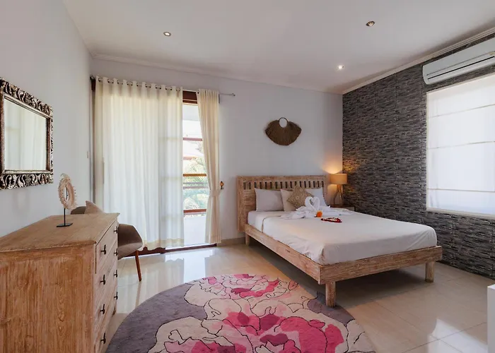 Villa Golden Palm Bali Canggu- Huge Luxe 2-storey *