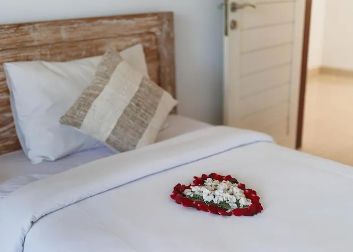 Golden Palm Bali Canggu- Huge Luxe 2-storey Canggu