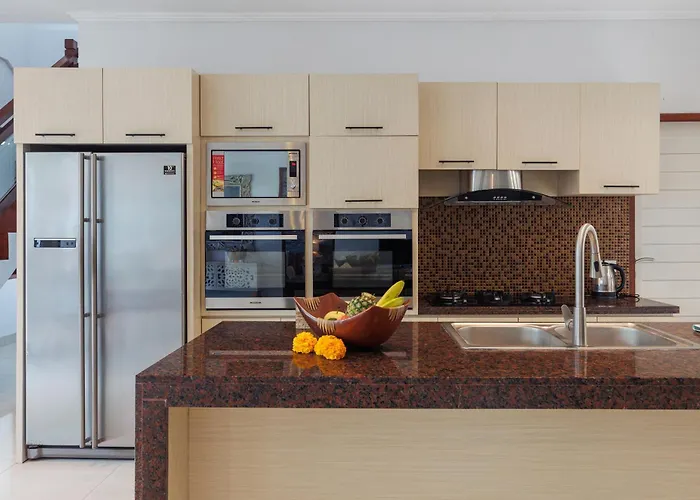 Golden Palm Bali Canggu- Huge Luxe 2-storey Villa