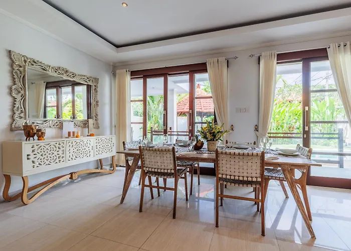 Golden Palm Bali Canggu- Huge Luxe 2-storey Canggu