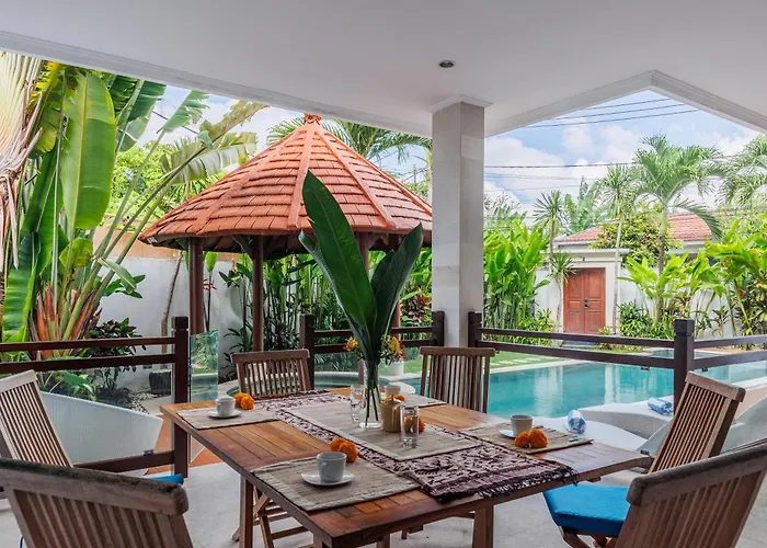 Golden Palm Bali Canggu- Huge Luxe 2-storey Villa *